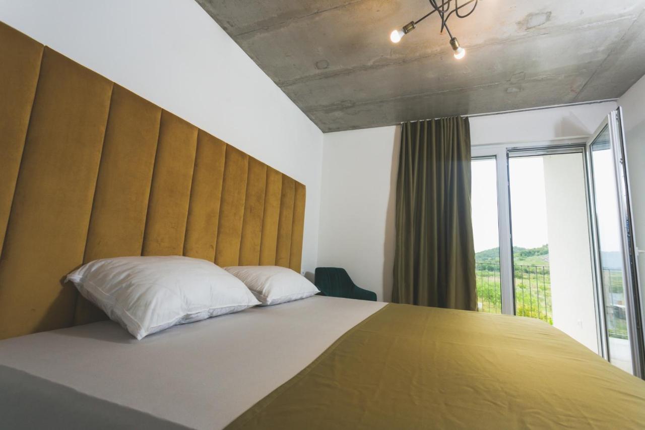 Kitehouse Usce Aparthotel Komin  Kültér fotó